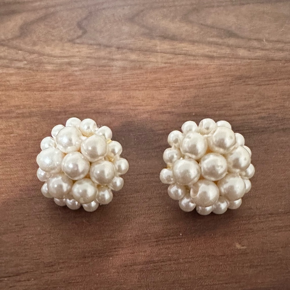 Lisi Lerch Pearl Button Earrings - never worn